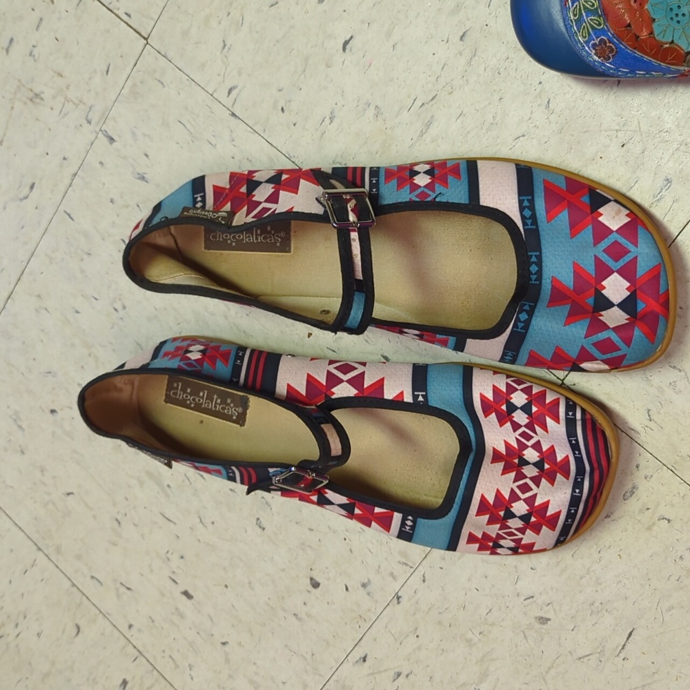Tribal color shoe,size11